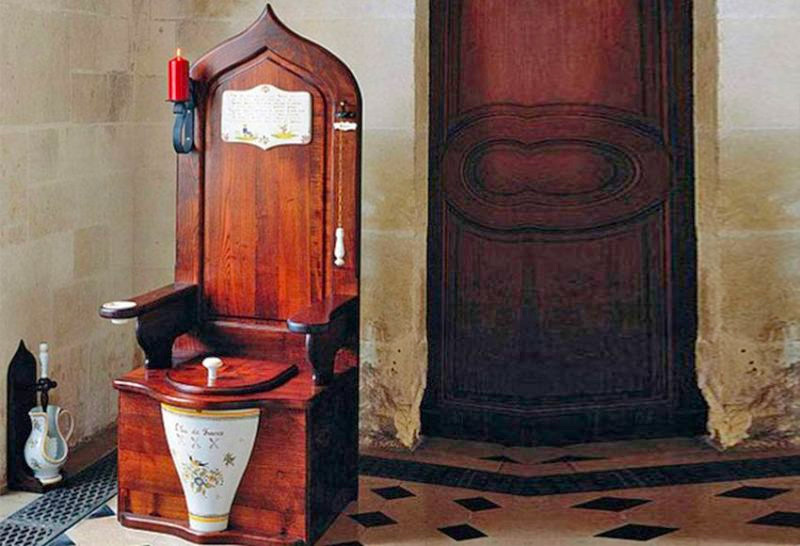 Wooden Kings Throne Toilet