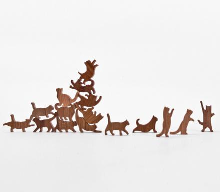 Cat Pile: A Wooden Cat Stacking Game