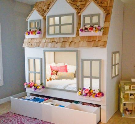 You Can Now Get a Giant Doll House Kids Bunk Bed and It Might Be The Cutest Thing Ever