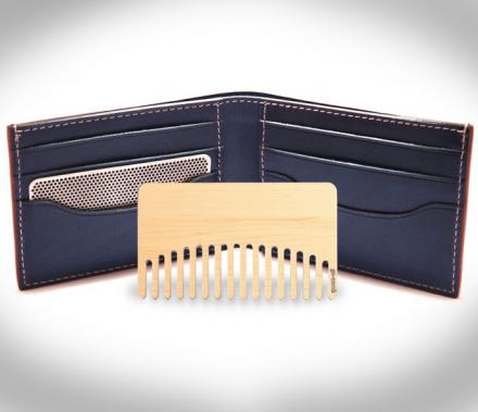 Go-Comb is a Comb That Fits In Your Wallet