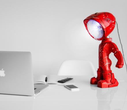 Lampster Is a Robot Shaped Lamp That You Can Control From Your Phone