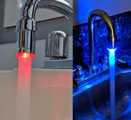 LED Faucet Nozzle Changes Color With Water Temperature
