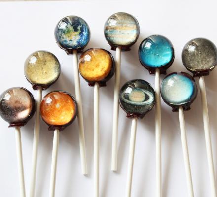 Planet Lollipops: Suckers That Look Like Each Planet In the Solar System