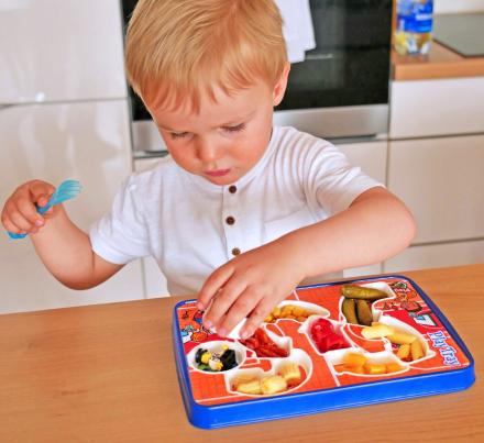 PlayTray: A Kids Food Tray That Makes Mealtime Fun