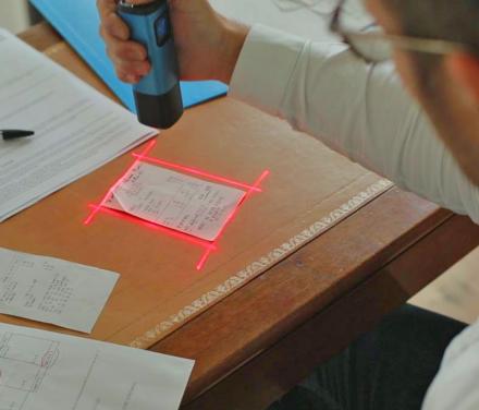 Pup Smart Scanner: A Quick/Tiny Scanner, Outlines What You're Scanning With Lasers