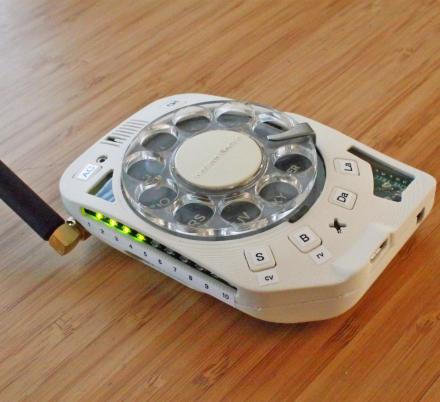There's Now a Rotary Cellphone That Exists For That Sweet Retro Nostalgia While Dialing