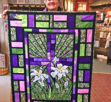 People Are Making Stained Glass Quilts And They Look Absolutely Stunning