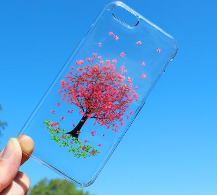 These iPhone Cases Are Made From Real Pressed Flowers