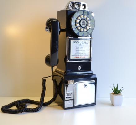 This 1950's Payphone Actually Works As Your Home Phone