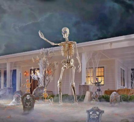 This Giant 12 Foot Skeleton Is The Ultimate Halloween Decoration For 2021