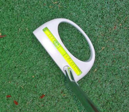 This Golf Putter Has a Built In Level To Help Read Sloped Greens