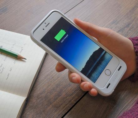 ThinCharge iPhone Battery Case Keeps Your Phone Charging All Day With No Extra Bulk