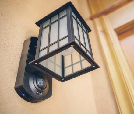 Kuna: An Outdoor Home Light That Doubles as a Smart Security Camera