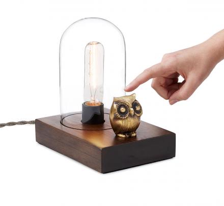 This Owl Lamp Lets You Touch The owl To Turn It On/Off