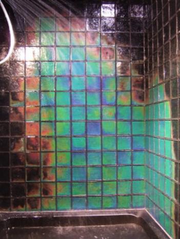 This Shower Tile Changes Color Depending On The Temperature of the Water This Shower Tile Changes Color Depending On The Temperature of the Water