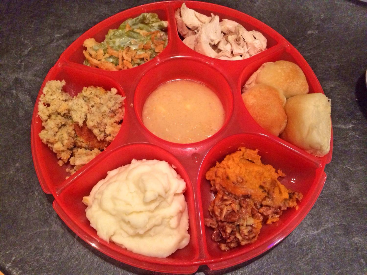 7 Section Divided Plate - The perfect plate for Thanksgiving Dinner