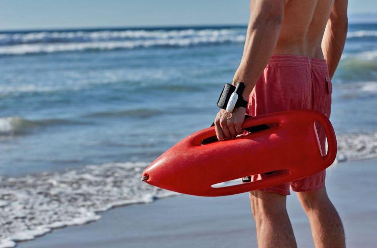 The Kingii Is An Ingenious Wristband Emergency Flotation Device That Ll Save Your Life