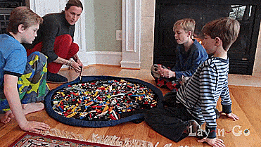 Lay-n-Go Lego Collecting Mat - Drawstring play mat cinches toys shut - Backpack toy mat