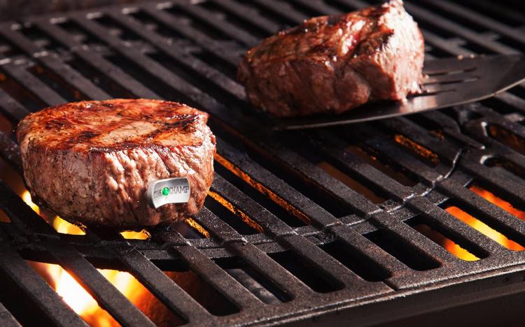 Ultimate Steak Thermometer Uses an LED Light To Tell You When Steak Is Done