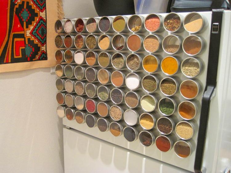 Magnetic Spice Tins Attach To Your Refrigerator - Wall mounted magnetic spice rack - clear glass spice tins