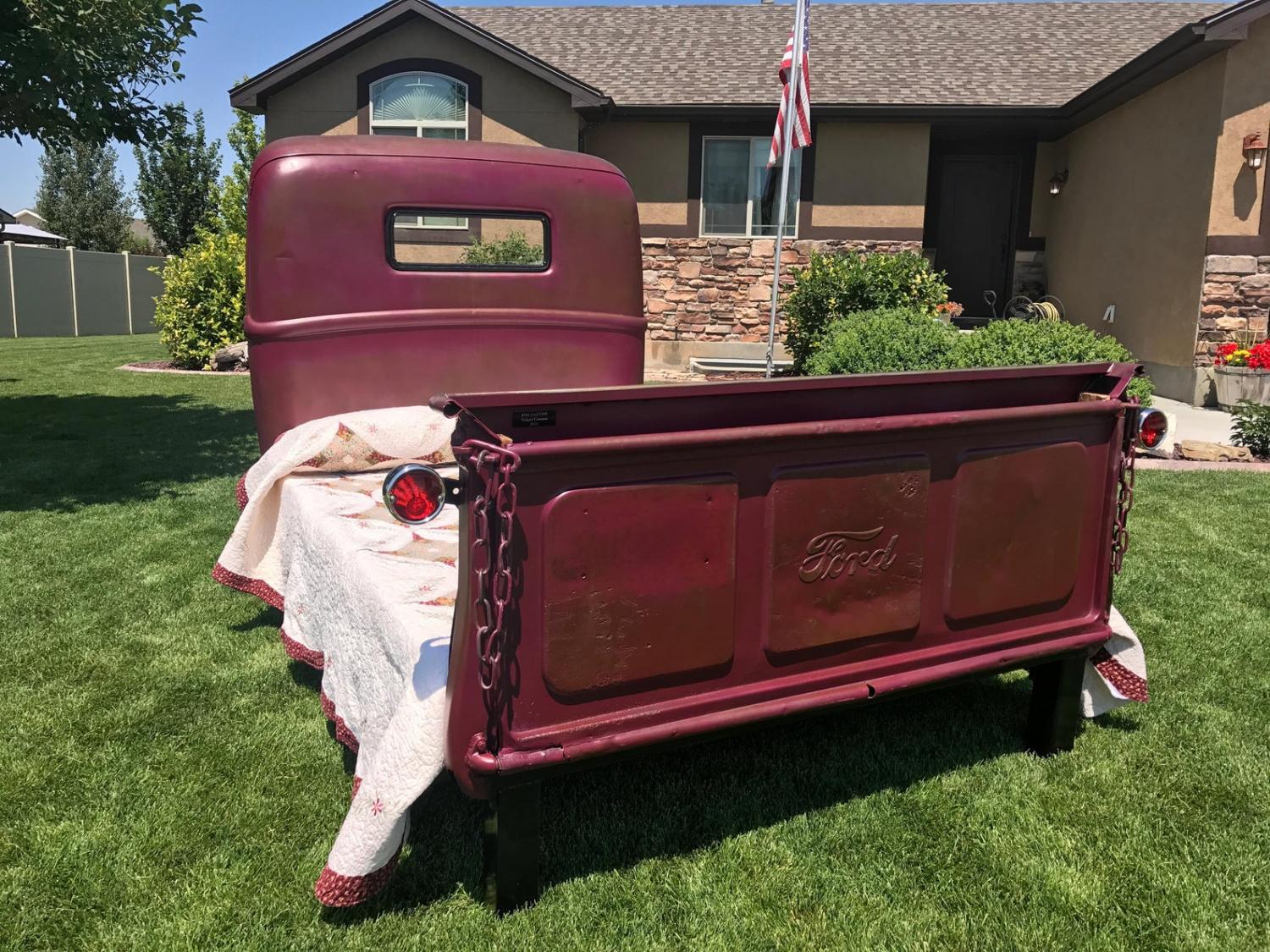 Queen Beds Made From Old Vintage Trucks - Retro trucks converted into queen beds