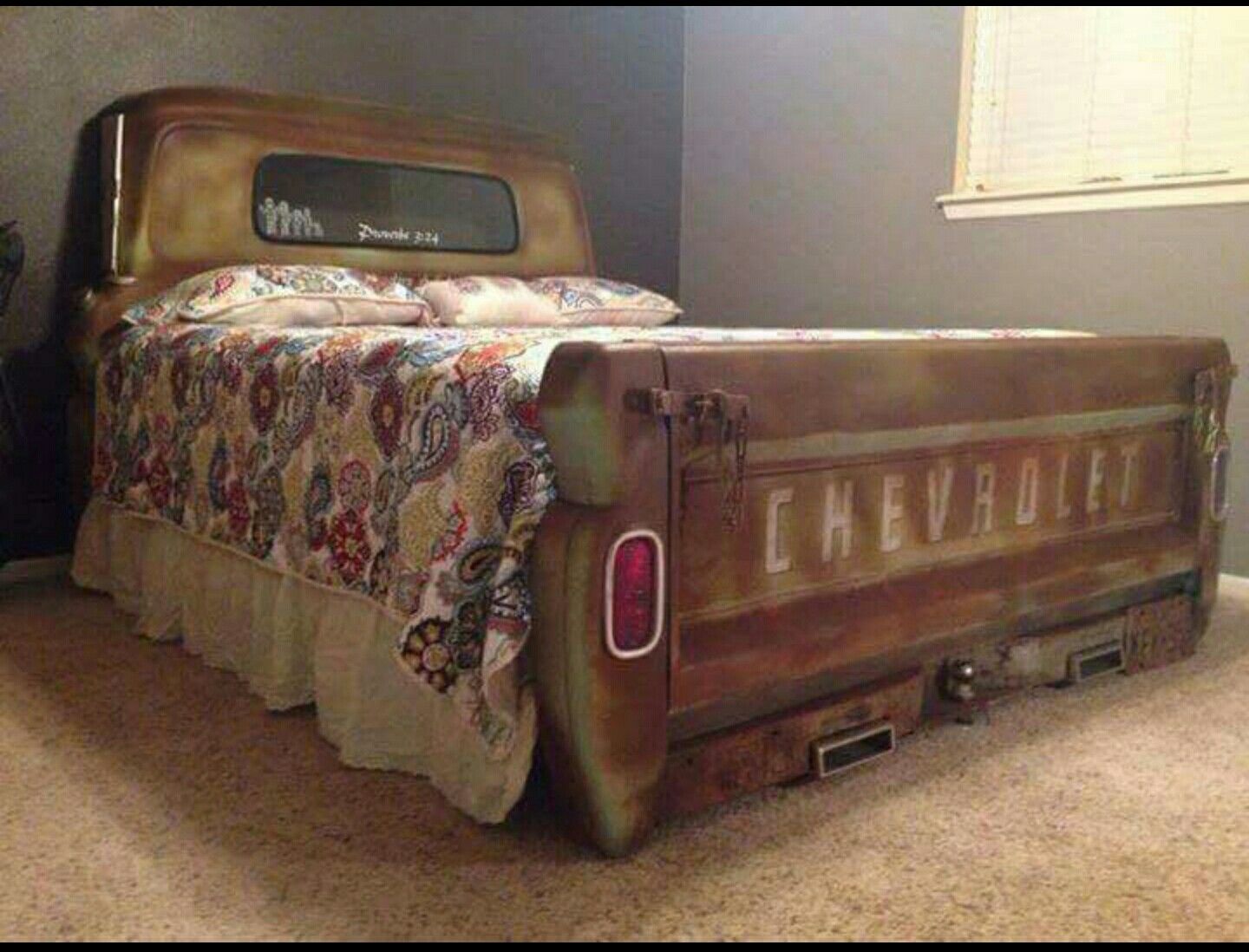 Queen Beds Made From Old Vintage Trucks - Retro trucks converted into queen beds