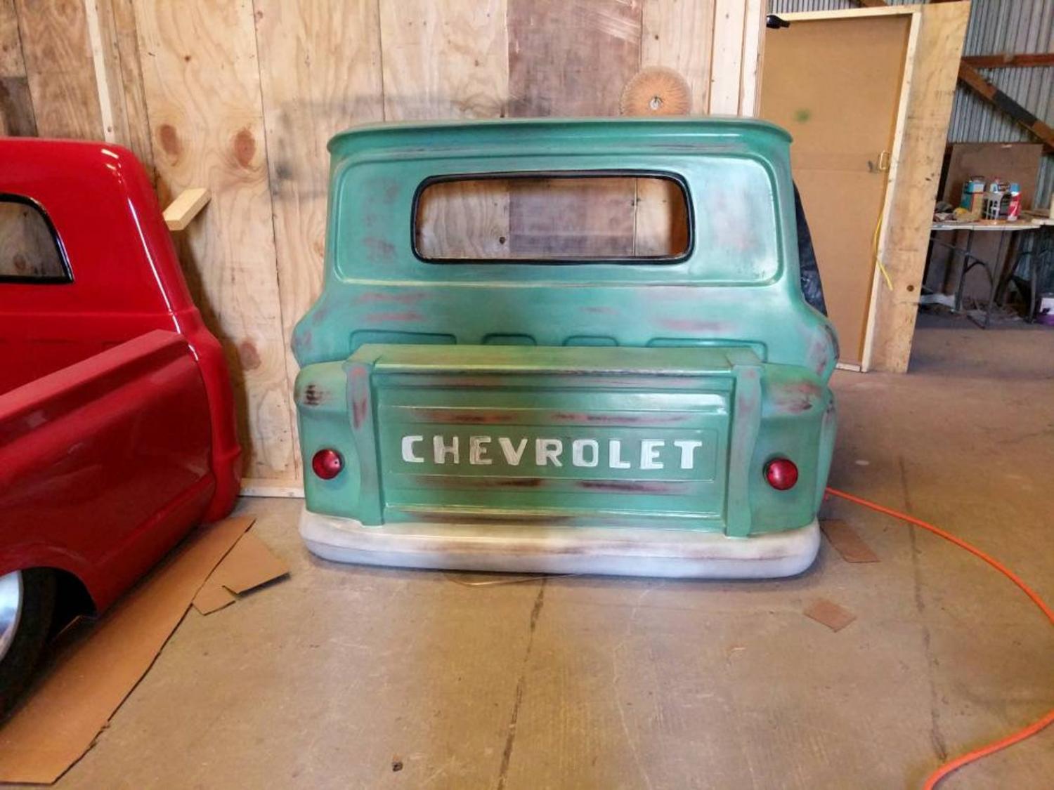 Queen Beds Made From Old Vintage Trucks - Retro trucks converted into queen beds