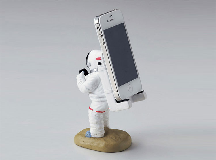 Astronaut iPhone Stand