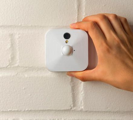 Blink: Battery Powered Security Camera Captures Short Bursts When Motion Detected