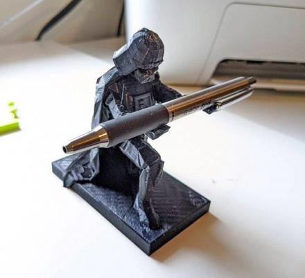 This Bowing Darth Vader Pen Holder Should Be On Every Star Wars Geeks Desk