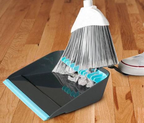 Broom Cleaning Dustpan