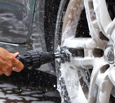 Brush Hero: Water Powered Turbine Cleans Your Cars Rims and Tough Spots