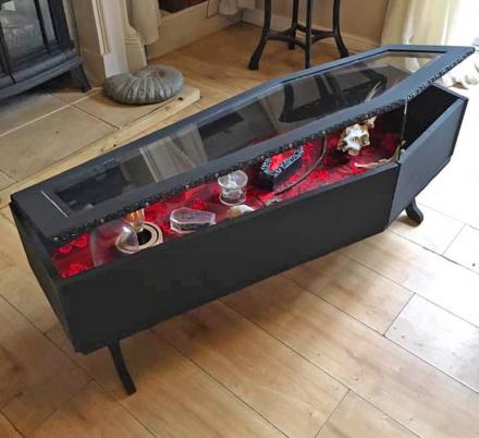 This Coffin Coffee Table Opens Up To Store Your Dark and Creepy Decor Items