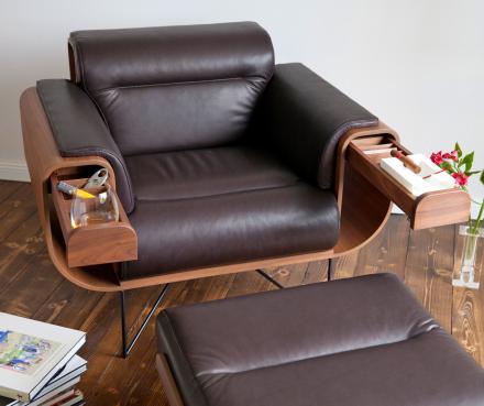 El Purista Leather Smoking Arm Chair With Slide Out Storage Pockets