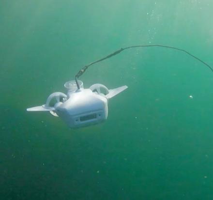 Fathom One: An Underwater Drone You Control With Your Smartphone/Tablet