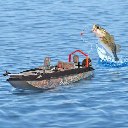 Using An RC Boat To Catch GIANT Fish From The Beach! 