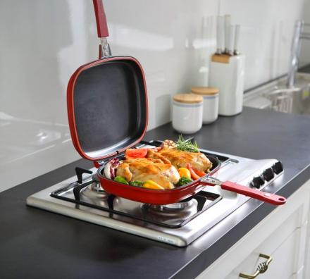 Flippable Double-Pan Lets You Cook Without Utensils