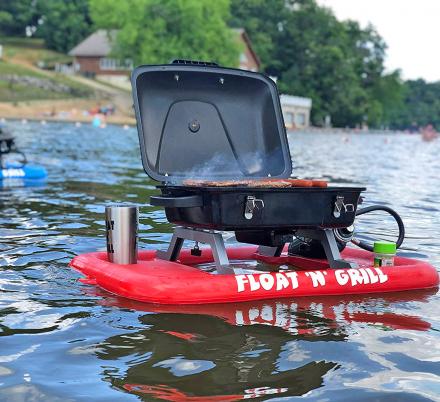There's Now a Floating Grill That Lets You BBQ Right On The Water