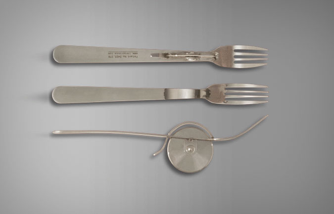 Fork With A Pizza Roller- Fork pizza cutter combo utensil