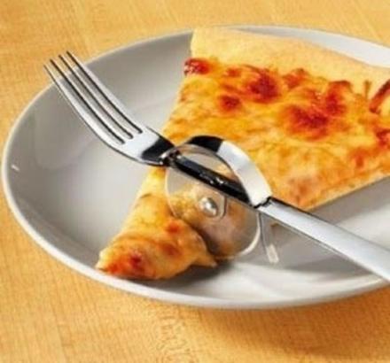 Fork With Pizza Cutter - Pizza Roller Fork Combo