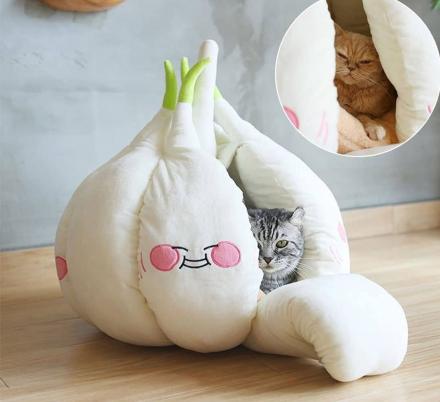 This Garlic Pet Bed Might Be The Cutest Dog Or Cat Bed Ever