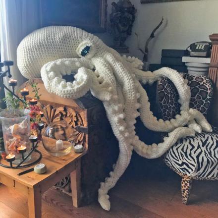These Giant Crochet Octopuses Exist, And I Need One In My Life