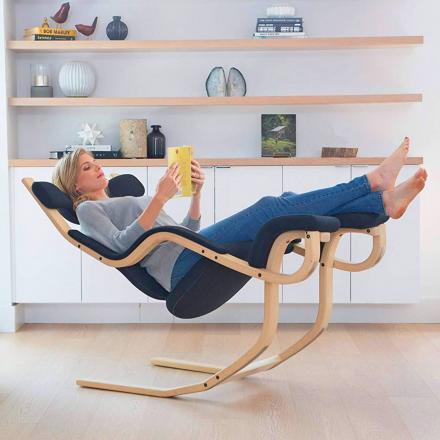 This Reclining Gravity Balance Chair Lets You Lay Down Or Kneel