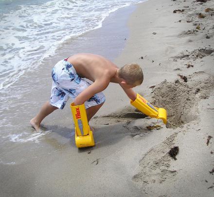 HandTrux: Giant Sand Shovel Gloves