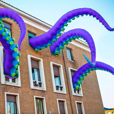 These Giant Inflatable Octopus Tentacles Make The Perfect Home Halloween Decoration