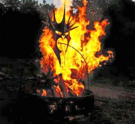 This Fire Pit Makes It Look Like LOTR's Sauron Is Watching You From The Flames