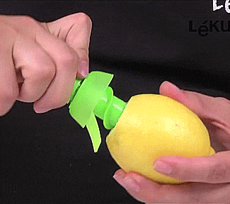 Lemon Sprayer: Turns Any Lemon Into a Spray Bottle
