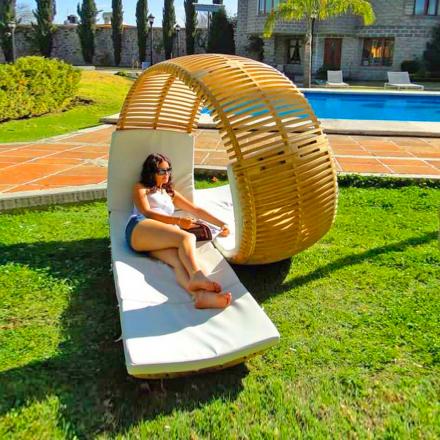 The Loopita Looping Lounge Chair Offers Intimate Seating For Two, With an Incredible Design
