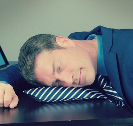 Pillow Tie: An Inflatable Necktie For Naps At Work