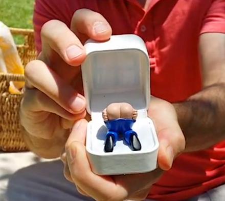 Prank Engagement Ring Farts When You Open It